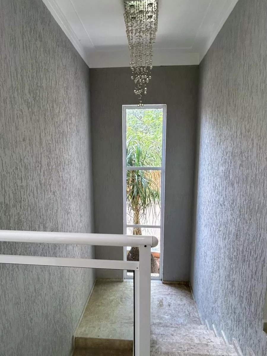Casa de Esquina à Venda com 3 suítes, escritório e área gourmet com piscina, 232m² no Condomínio Belvedere II em Votorantim/SP