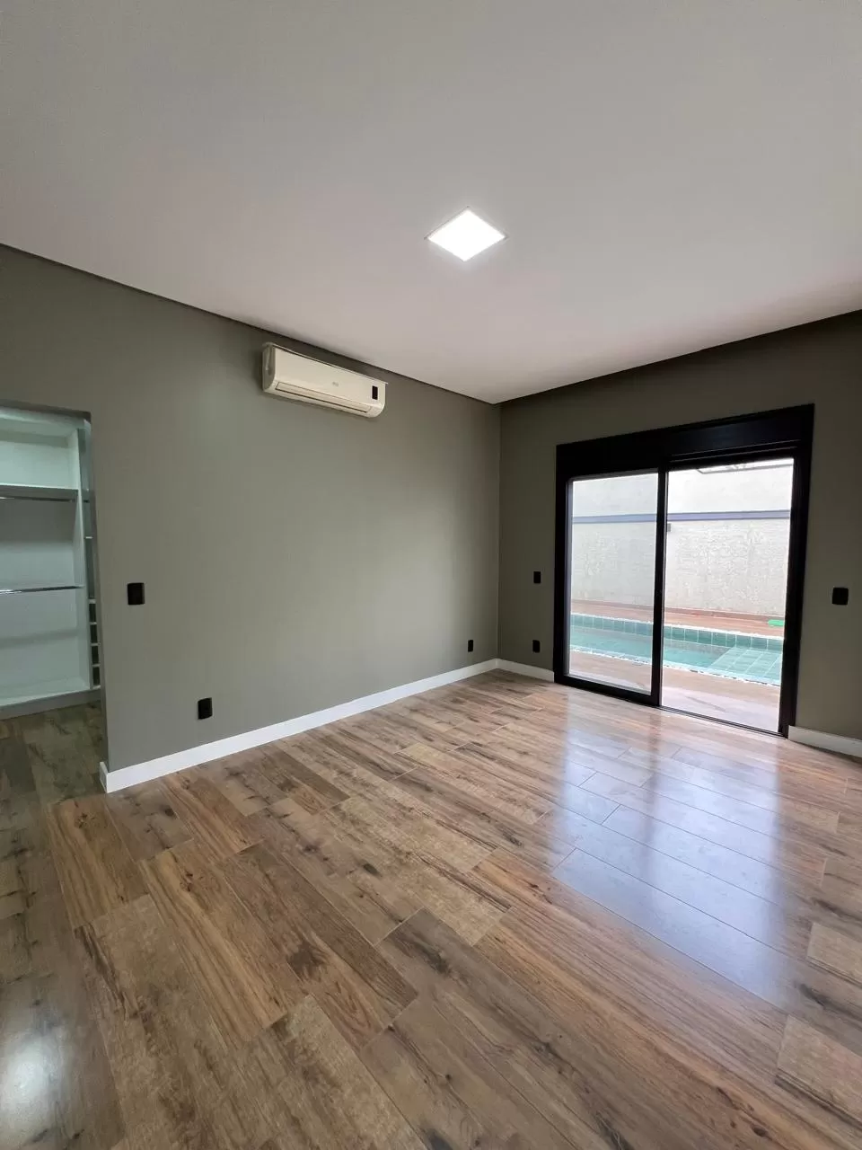Casa Térrea à Venda com 3 suítes e piscina, 253m² em Votorantim/SP no Condomínio Alphaville Nova Esplanada