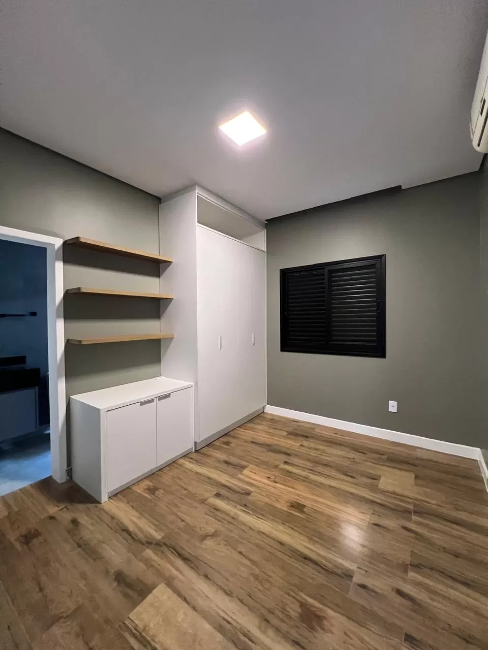Casa Térrea à Venda com 3 suítes e piscina, 253m² em Votorantim/SP no Condomínio Alphaville Nova Esplanada