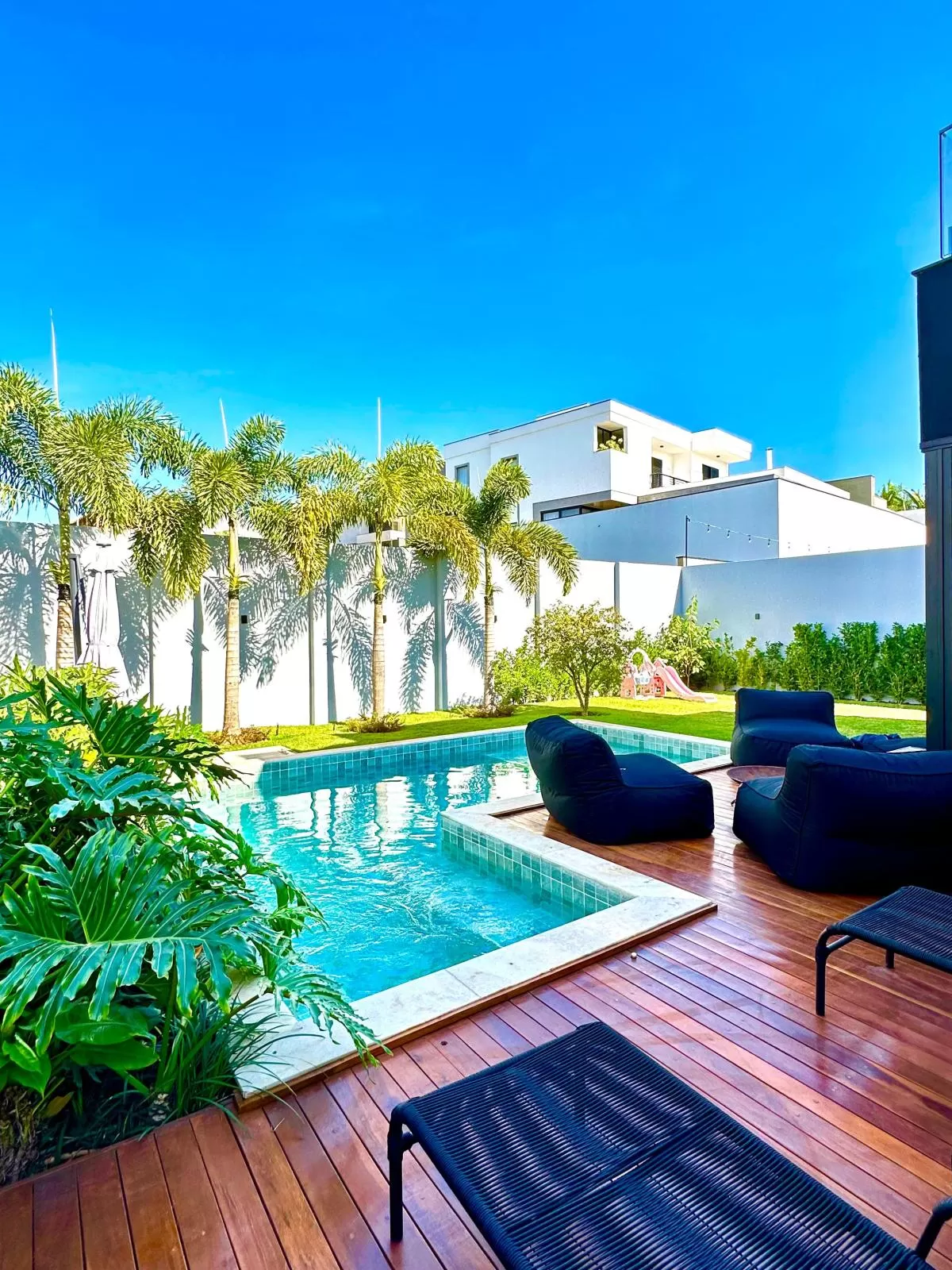 Casa Mobiliada à Venda com 4 quartos sendo 3 suítes e piscina aquecida, 315m² em Votorantim/SP no Condomínio Alphaville Nova Esplanada