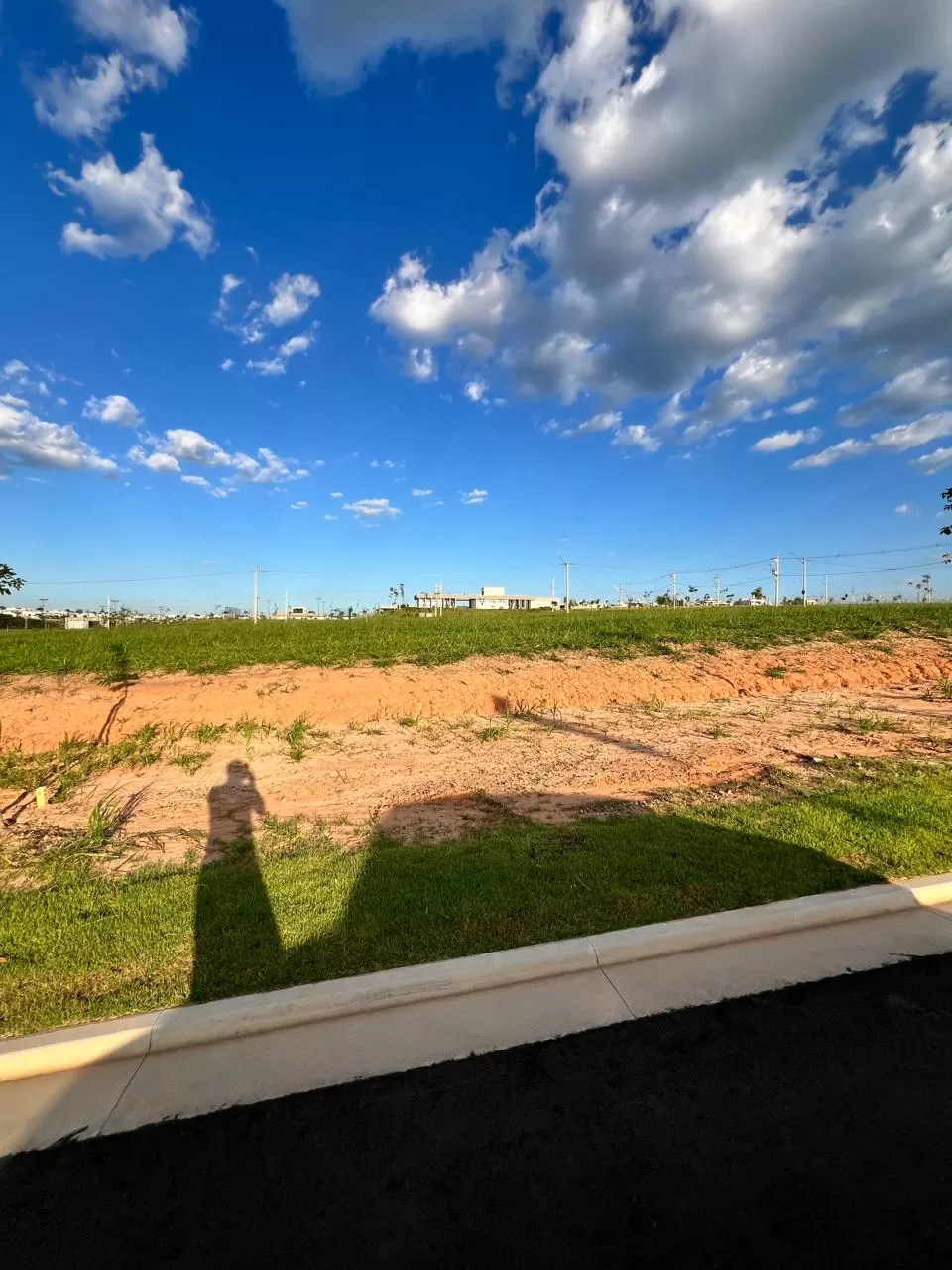Terreno à Venda próximo à portaria e ao clube, 300m² no Condomínio Terras Alpha em Votorantim/SP