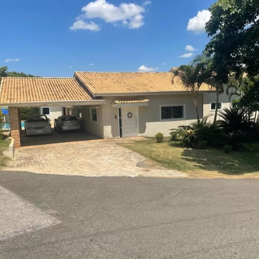 Casa Térrea à Venda no Condomínio Vale do Lago em Sorocaba/SP