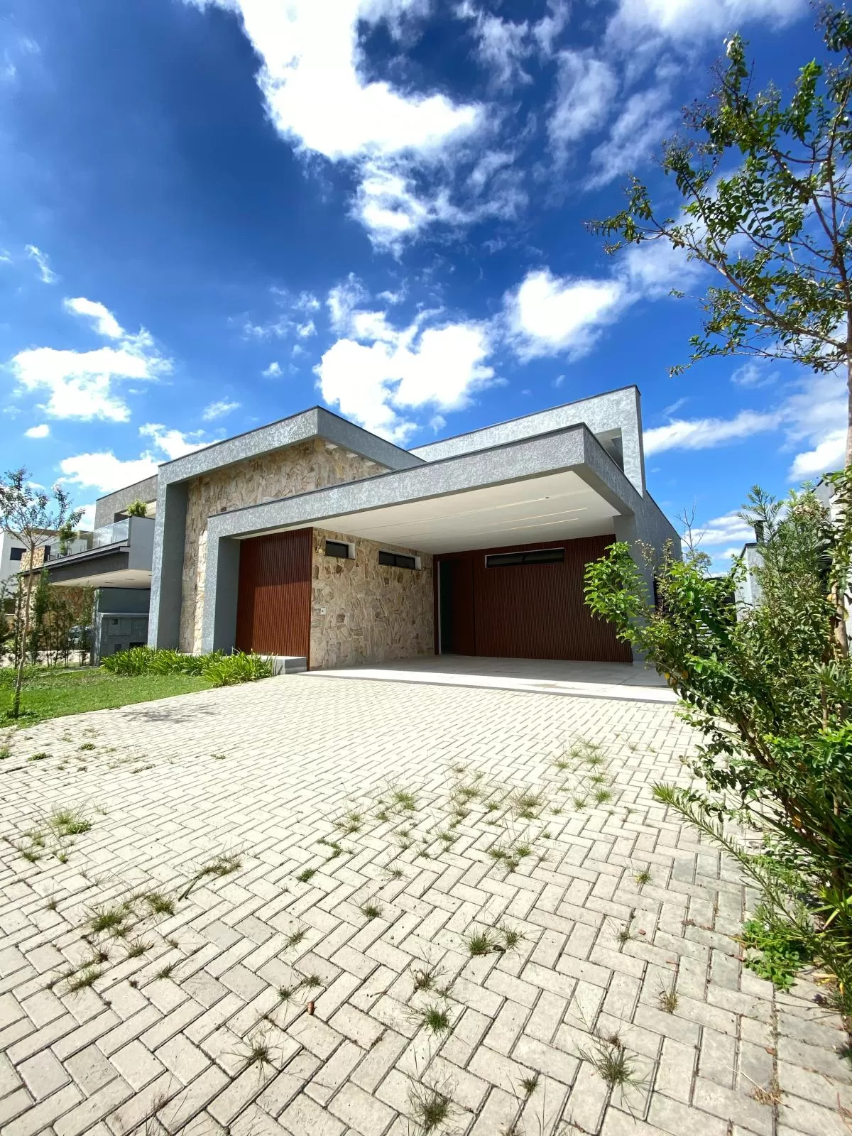 Casa à Venda com 3 suítes, escritório, piscina e banheira de hidromassagem, 243m² em Votorantim/SP no Condomínio Alphaville Nova Esplanada
