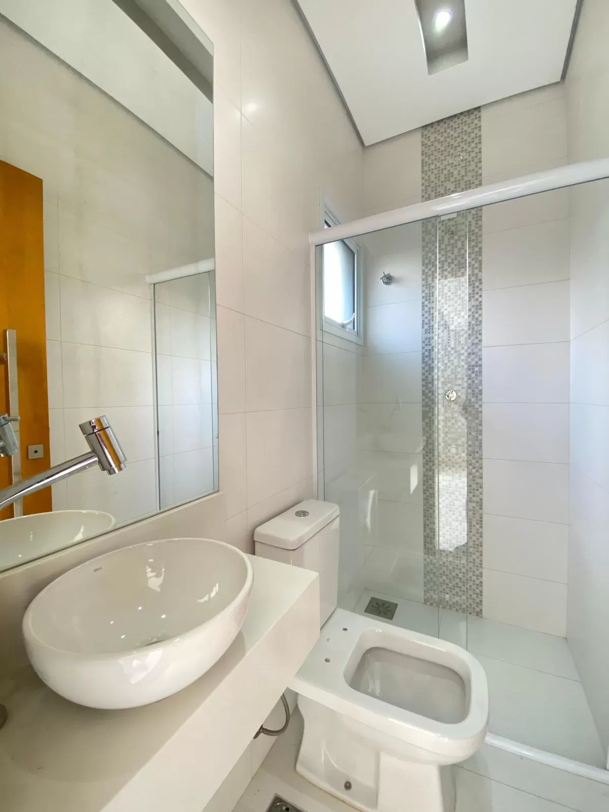 Sobrado à Venda com 4 suítes, escritório e piscina aquecida, 400m² em Votorantim/SP no Condomínio Alphaville Nova Esplanada
