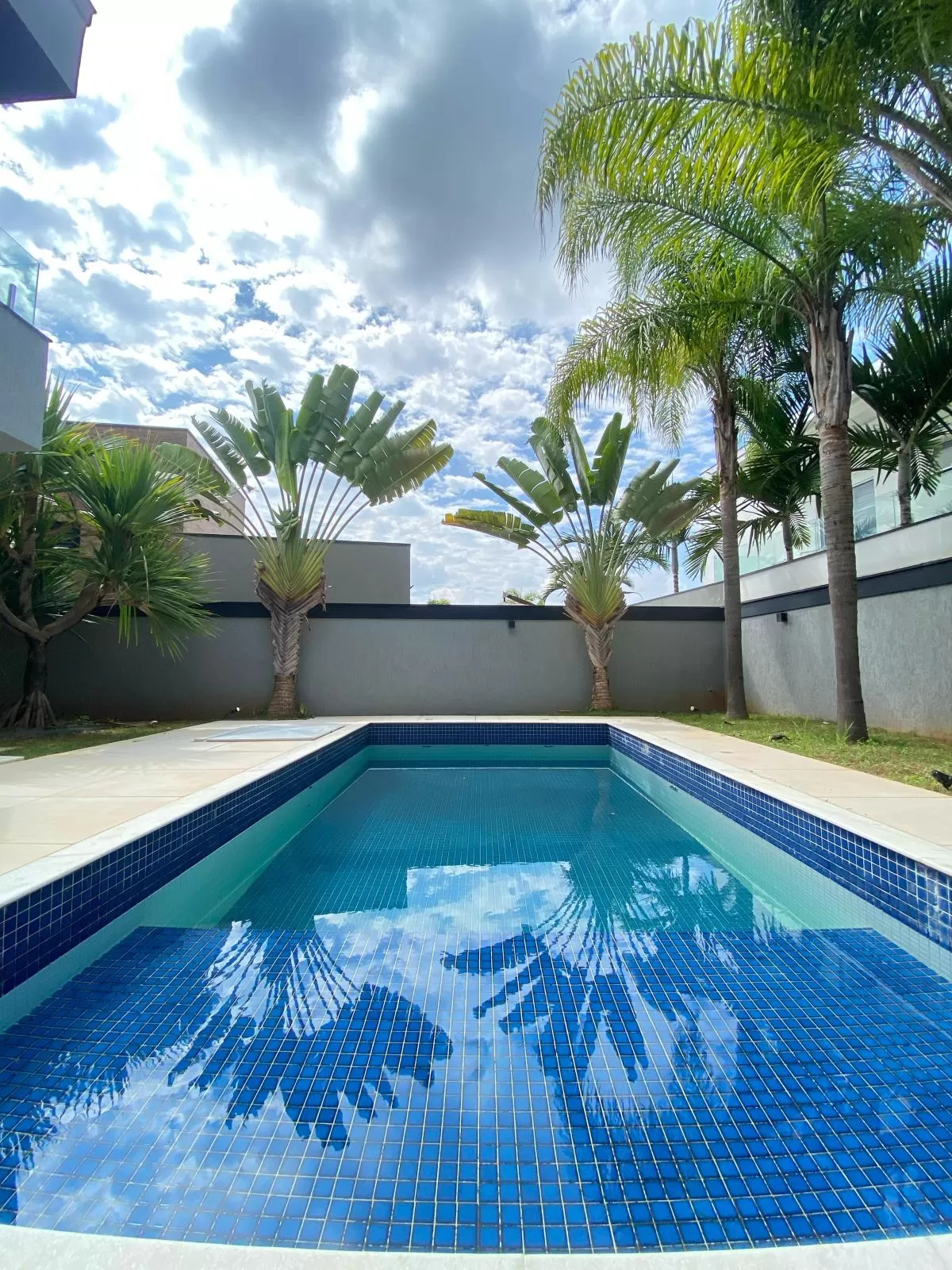 Sobrado à Venda com 4 suítes, escritório e piscina aquecida, 400m² em Votorantim/SP no Condomínio Alphaville Nova Esplanada
