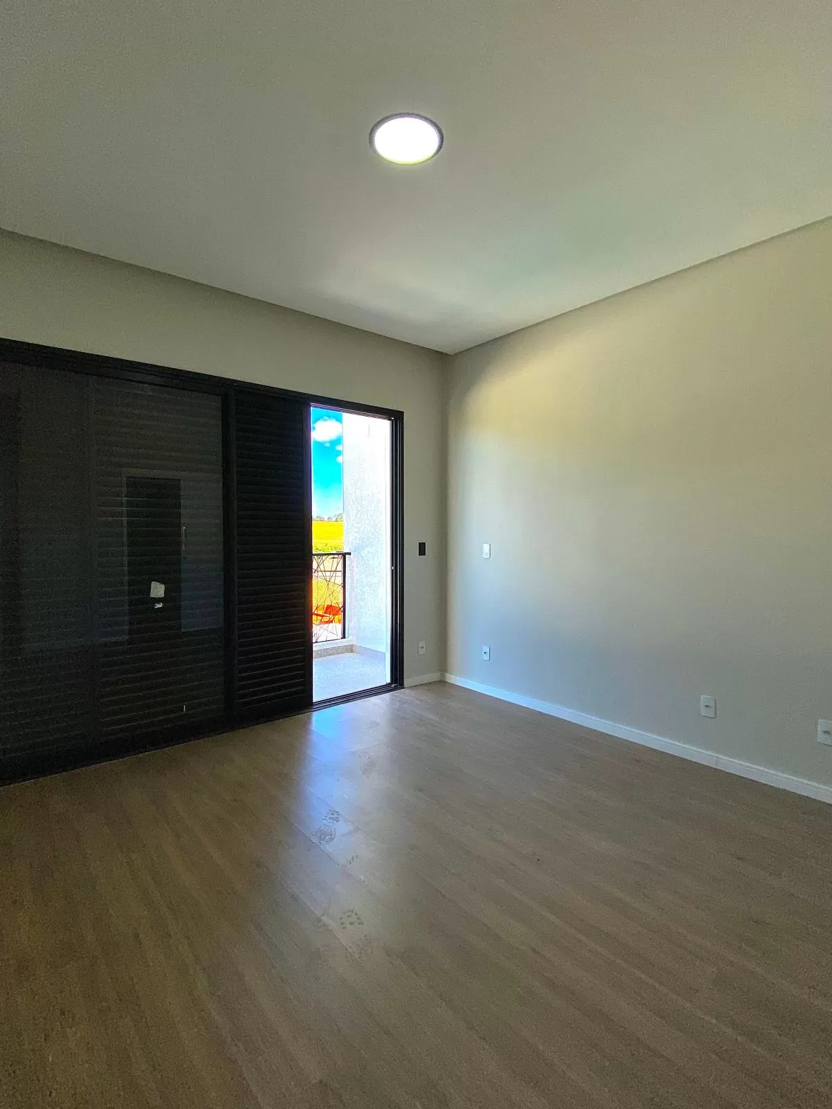 Casa de Esquina à Venda no Condomínio Ibirapuera em Sorocaba/SP
