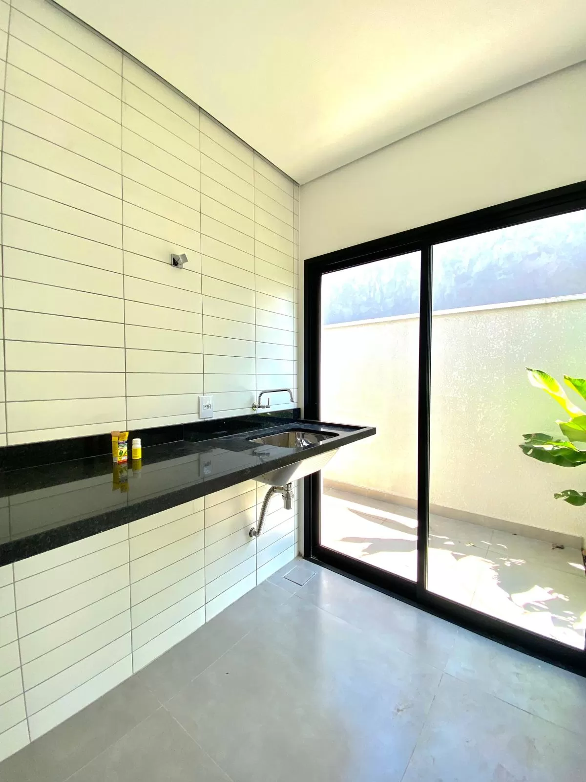 Casa à Venda com 3 suítes, escritório e piscina, 250m² em Votorantim/SP no Condomínio A